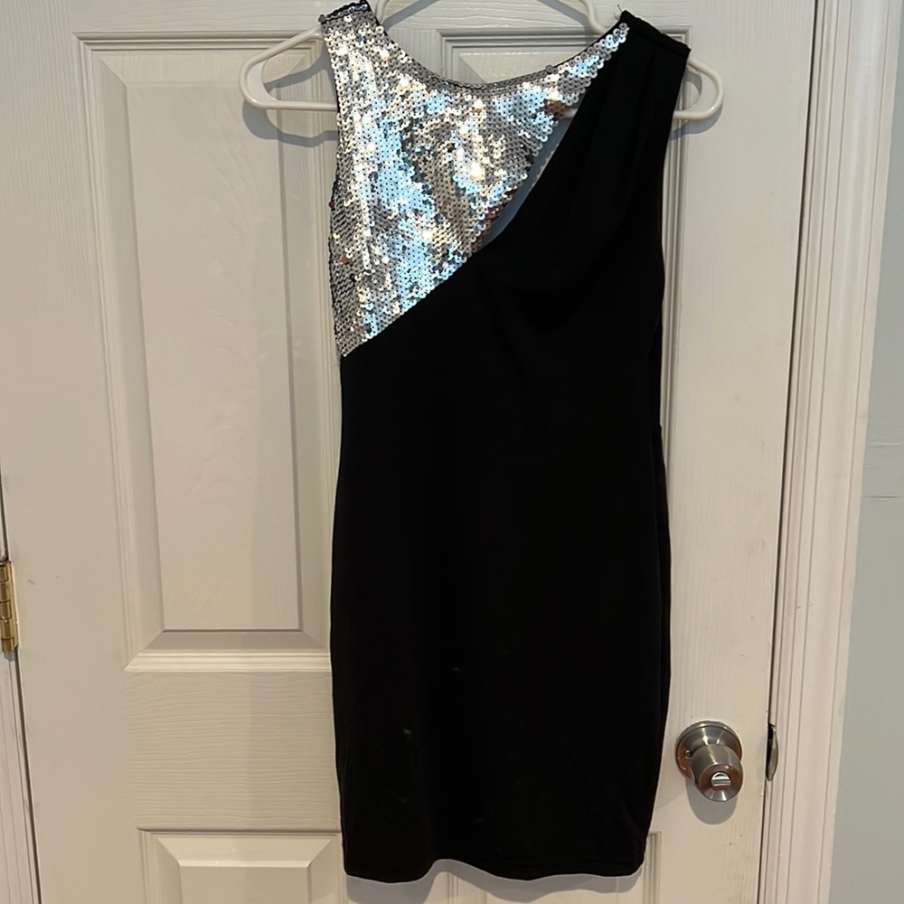 Beautiful black night out dress Arden b